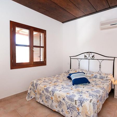 Delta 3 Apartment Orosei Bagian luar foto