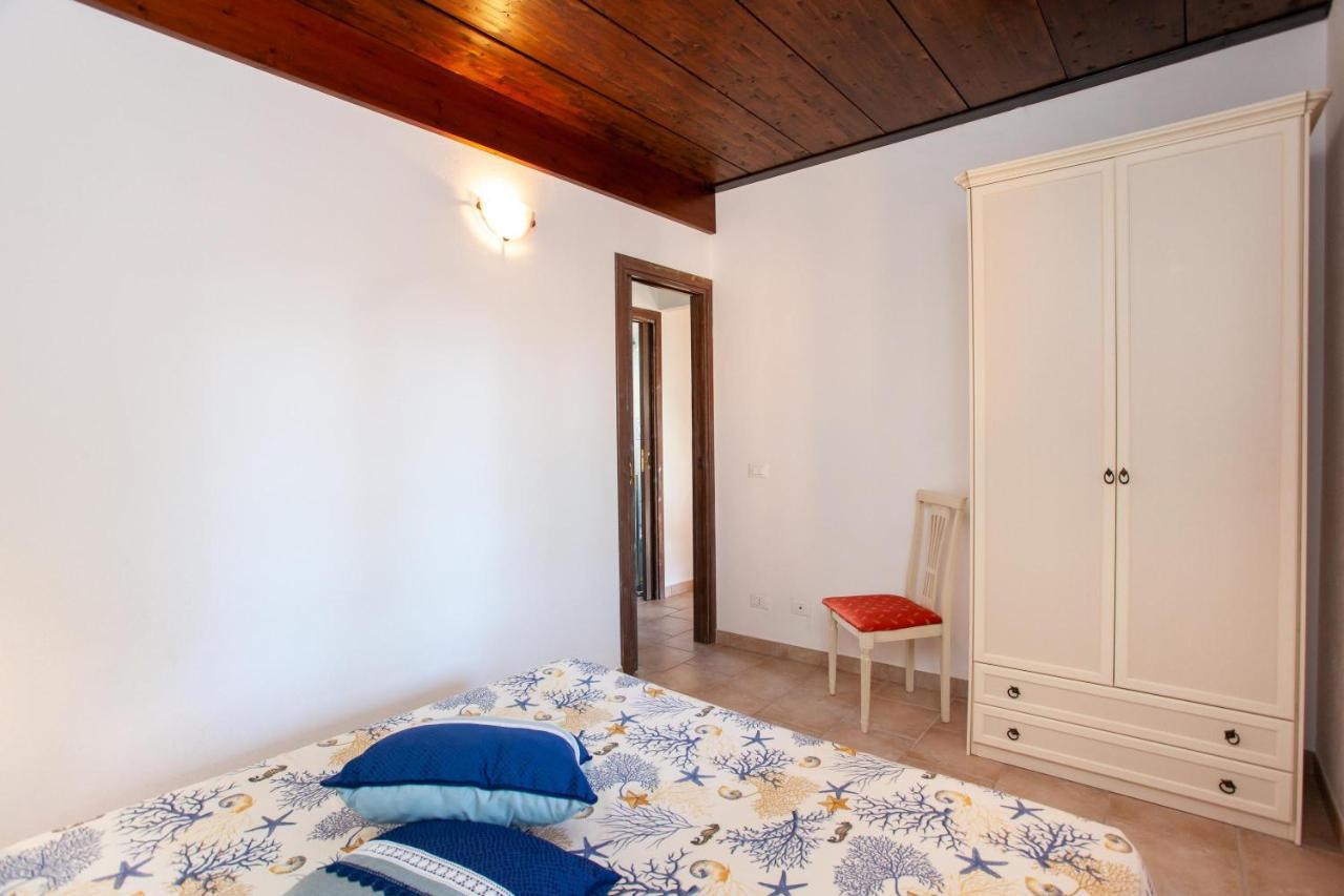 Delta 3 Apartment Orosei Bagian luar foto
